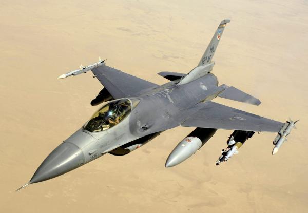 Ukrainai gaus naikintuvus F-16 iš Danijos