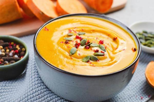 Tokia sriuba – tikra oranžinės spalvos terapija: šildo skrandį ir kelia nuotaiką