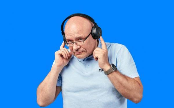 Ar muzikos per ausines klausotės saugiu garsu? Kelios klaidos gali lemti suprastėjusią klausą