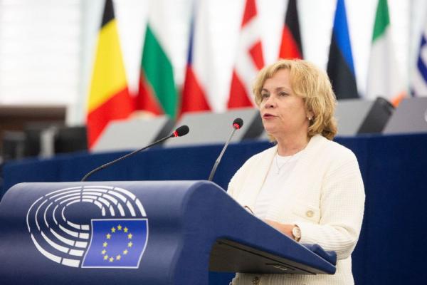 R. Juknevičienė: „Europos lyderiai gali įeiti į istoriją kaip tie, kuriems pavyko įveikti kruvinus režimus“