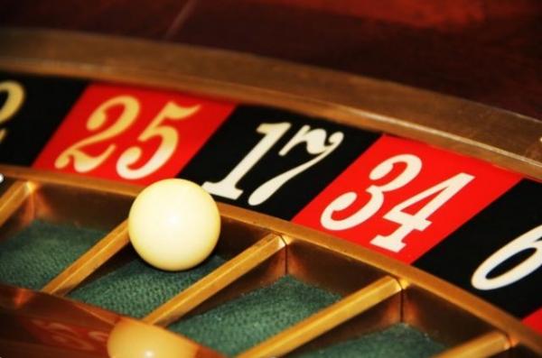 Apklausa: 8 iš 10 gyventojų pritaria lošimų reklamos draudimui