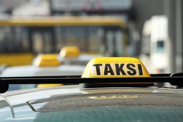 Sostinėje neblaivus vyras trenkė taksi vairuotojui ir pavogė automobilį