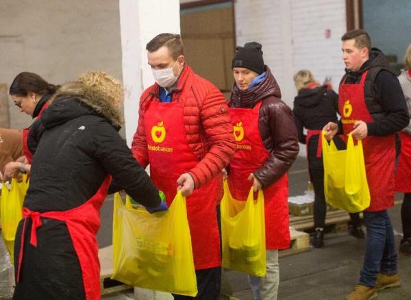 Seimas nutarė įpareigoti prekybininkus dar tinkamą vartoti maistą perduoti labdarai