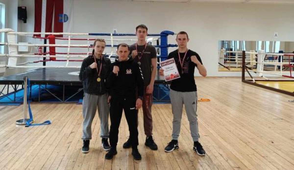 Sporto gimnazijos auklėtiniai tarptautiniame bokso turnyre iškovojo tris medalius