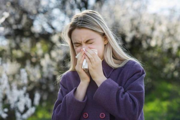 Užklupęs peršalimas – po žiemos nusilpusio imuniteto padarinys: patarė, kaip stiprinti organizmą pavasarį