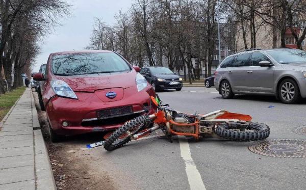 Panevėžyje avarijoje nukentėjęs motociklininkas gydomas ligoninėje