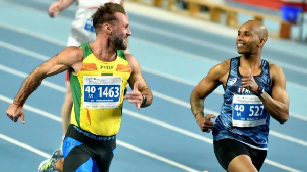 Geriausioje kovo sporto nuotraukoje – sprinterių šypsenos po finišo