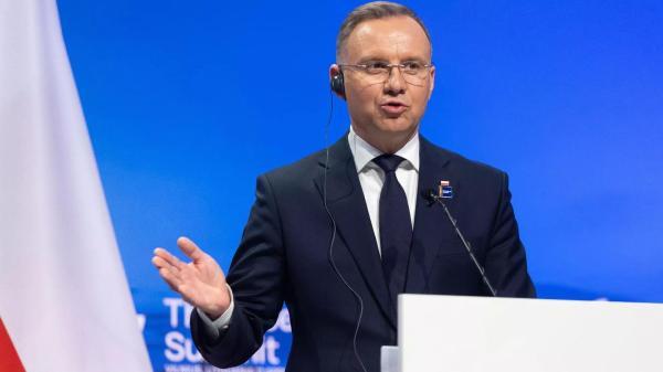 Lenkijos prezidentas dar sykį paragino NATO sąjungininkes didinti išlaidas gynybai