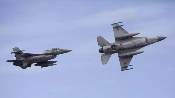 Nyderlandai Ukrainai perduos 24 naikintuvus F-16