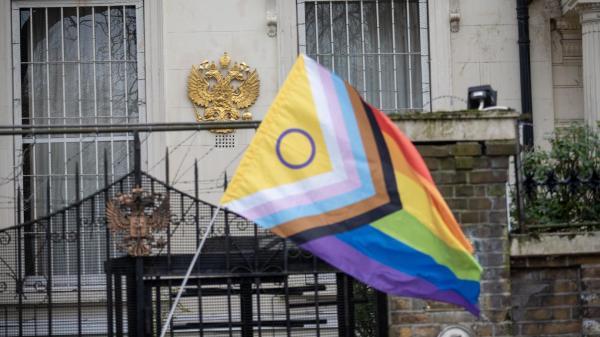 Rusijoje suimtas LGBTIQ baro savininkas – gresia 10 metų kalėjime už „ekstremizmą“