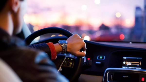 Pavojingi kvapai automobilyje: kodėl salonas gali dvokti ir kaip tokio kvapo atsikratyti