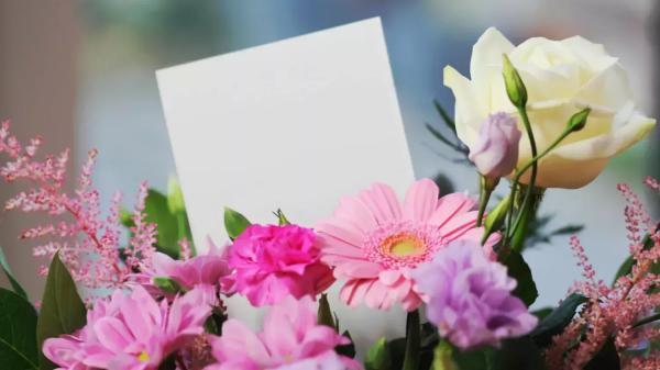 Artėja Kovo 8-oji: kokias gėles dovanoti moterims pagal jų Zodiako ženklą?