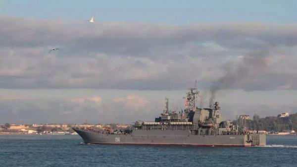 Karybos ekspertai: Rusijos Juodosios jūros laivynas sumažintas dar dviem desantiniais laivais
