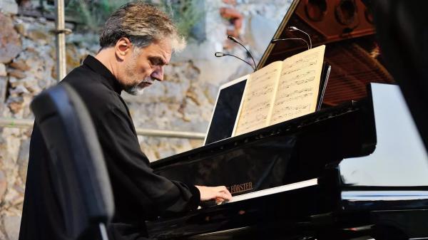 Pianistas P. Geniušas koncertuos LVSO koncertų salėje: tai – visą asmenybę pajungiantis projektas