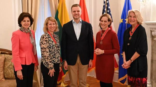 Žymioms saugumo ekspertėms Vašingtone įteiktos Lietuvos diplomatijos žvaigždės