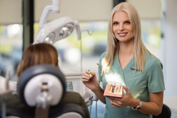 Dantų implantai: su kokiomis baimėmis dažniausiai susiduria pacientai?