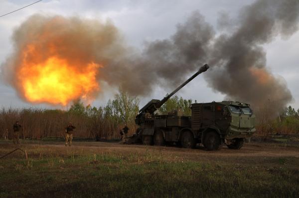 Ukrainos kariuomenė: smarkiai atakuojamas Časiv Jaras laikosi