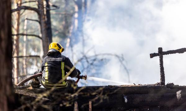 Širvintų rajone degė medinis namas, žmonių viduje nebuvo
