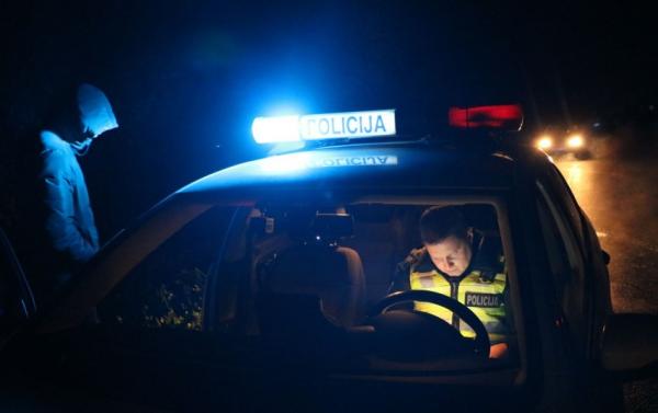 Kaišiadorių rajone, pas BMW vairuotoją, rastos galimai narkotinės medžiagos