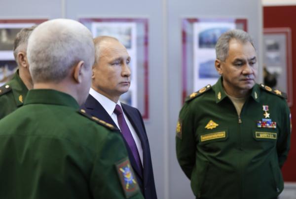 V. Putinas siekia apriboti S. Šoigu galią ir baudžia jį, kad neįvykdė Kremliaus karo tikslų