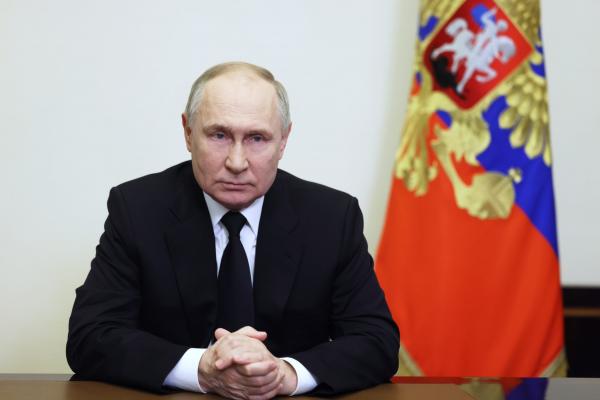 Kremlius pareiškė, kad V. Putinui skaudu dėl pamaskvyje surengto išpuolio, net jei to ir nesimato