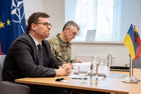 L. Kasčiūnas su Ukrainos gynybos ministru aptarė karinę paramą Ukrainai
