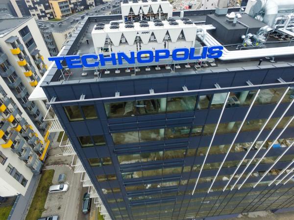 Užbaigtas 6 „Technopolio“ biurų pastatų pardavimo sandoris