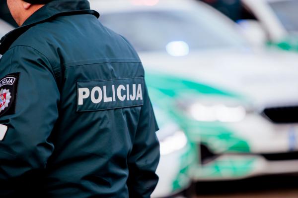 Vilniaus policija svarsto, ar po incidentų su Molotovo kokteliais stiprinti Rusijos ambasados apsaugą