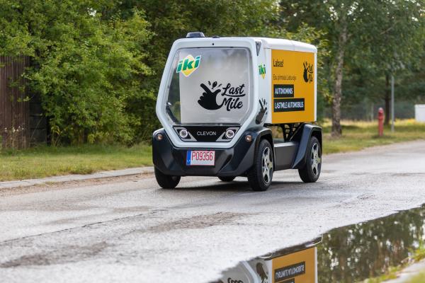 Vilniuje robotai-kurjeriai nuvažiavo jau 5 tūkst. km: nepateko į eismo incidentus