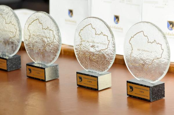 Apdovanojo dviejų gražiausių lietuviškų pavadinimų konkursų laureatus