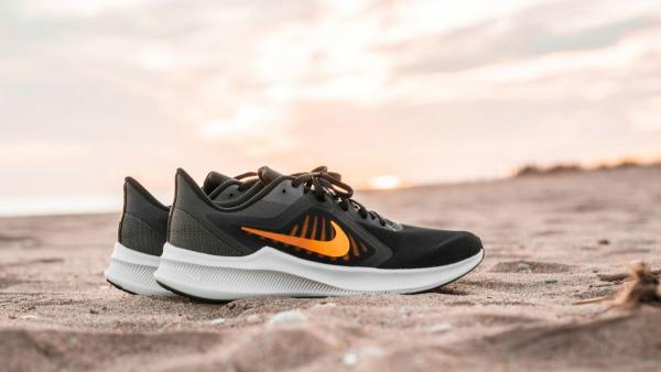 Geriausi „Nike“ bėgimo batai 2024 metams