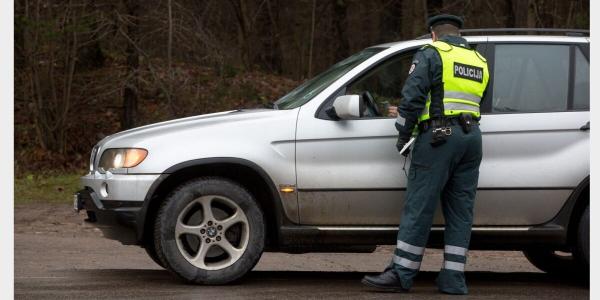 Policija įspėja, kokie reidai eismo dalyvių laukia balandį