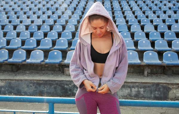 Moteriški džemperiai, kurie tinka jūsų treniruotei – mėgaukitės judėjimo komfortu