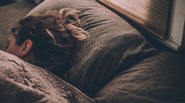 8 ritualai, kuriuos tikrai sėkmingi ir laimingi žmonės atlieka prieš miegą