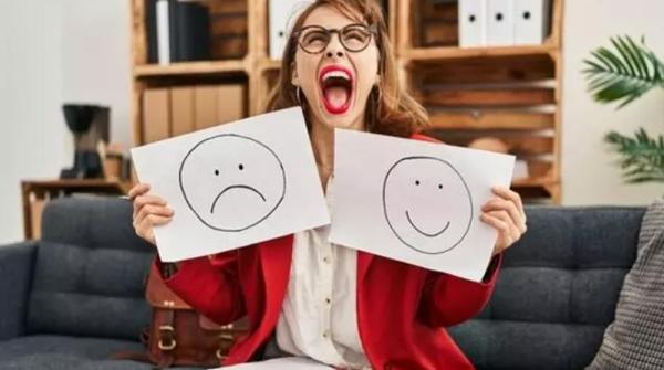 Psichologas įvardijo 5 įpročius, kurie sunaikins jūsų laimę