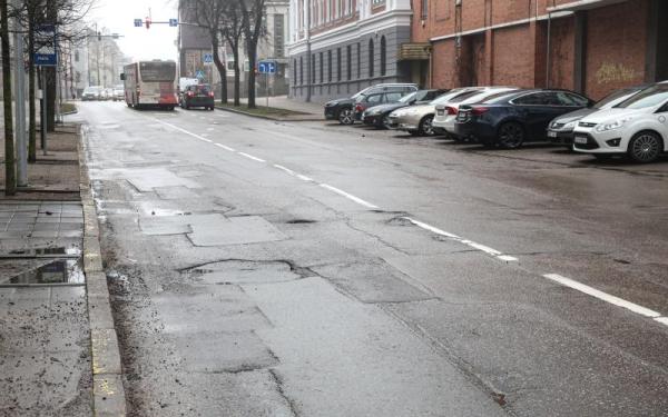 Du trečdaliai Šiaulių gatvių – blogos arba patenkinamos būklės