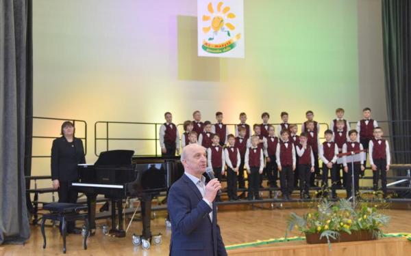 „Dagilėlio“ dainavimo mokykloje nuskambėjo respublikinis vaikų meno festivalis