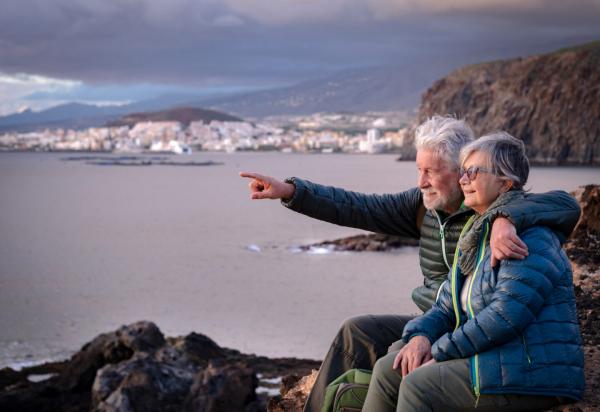 Amžiui nepavaldus kelionių troškimas: kur dažniausiai keliauja senjorai?