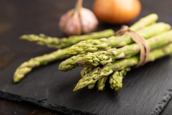 Ne tik elegancija lėkštėje, bet ir ženkli nauda sveikatai: ši pavasariška daržovė turi atsirasti jūsų šaldytuve