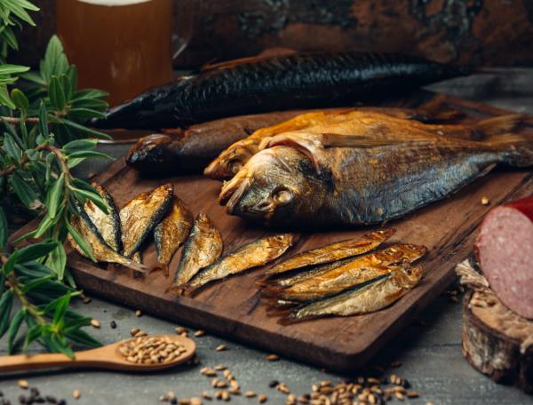 Velykų vakarienės žvaigždė – šaltai rūkyta žuvis: nustebins kiekvieno skonio receptorius