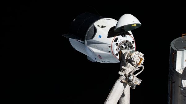 „SpaceX“ ir „NASA“ buvo įsitikinę, kad skraidins įgulą, nepaisant erdvėlaivio įtrūkimo