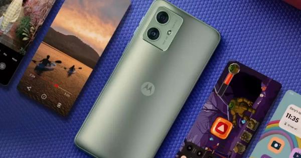 Pirmasis toks išmanusis telefonas rinkoje: „Motorola“ pristatė naują modelį, kuris veiks su neseniai išleistu „MediaTek“ mikroschemų rinkiniu