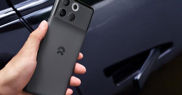 Kinijos automobilių milžinė pradeda antrojo savo telefono gamybą: „Phone 2“ modelis jau pasiekė gamybos linijas, tačiau jo debiuto dar teks palaukti