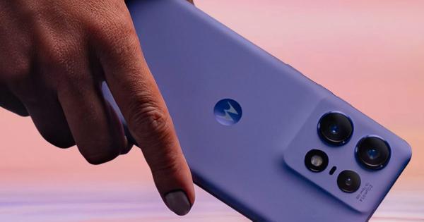 „Motorola Edge 50 Pro“ išmanusis telefonas atvyksta į Europą, paaiškėjo ir šio įrenginio kaina mūsų regione