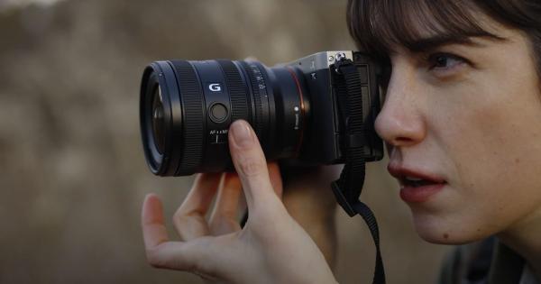 „Sony“ išleidžia plačios diafragmos, plačiakampį, priartinantį „G Lens™ FE 16-25mm F2.8 G“ objektyvą
