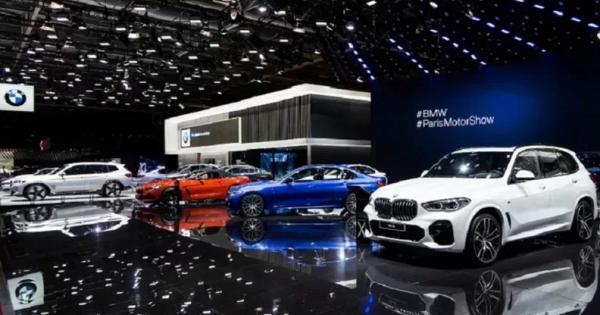 Europos automobilių milžinės grįžta į tarptautines parodas: BMW ir „Mini“ dalyvaus Paryžiaus automobilių parodoje, baiminasi Kinijos bendrovių konkurencijos