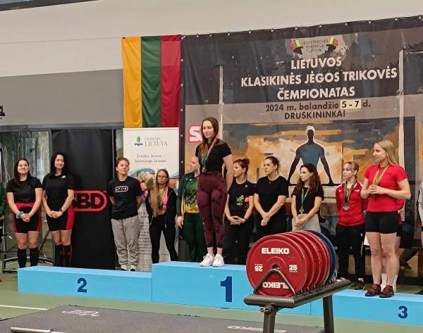 Kaišiadorietė Lietuvos Klasikinės Jėgos Trikovės čempionate Pagerino Lietuvos Rekordą